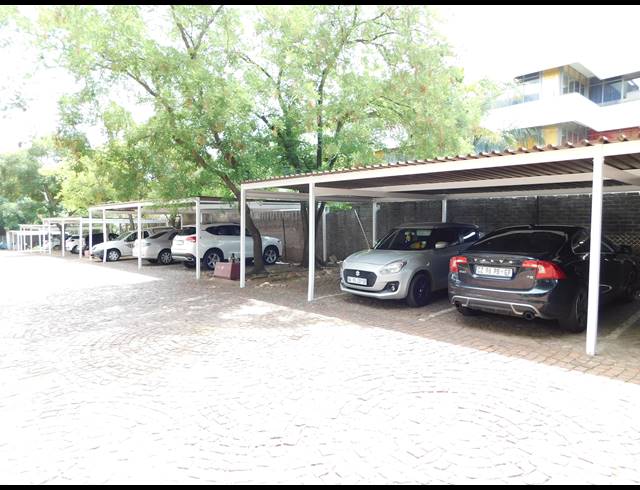 1,380M² OFFICE TO LET IN FERNDALE
